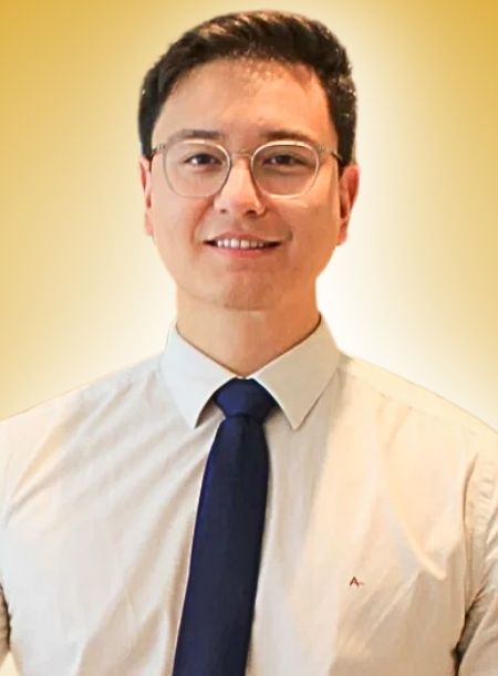 Foto Equipe: Dr Erico Rodenbeck Myung, ortopedista e traumatologista na Clínica Reviva, no bairro Cambuí, Campinas, São Paulo.