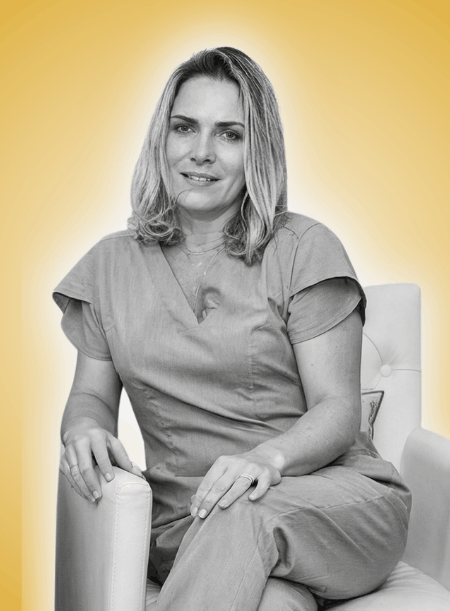 Foto Equipe: Elaine, fisioterapeuta na Clínica Reviva, no bairro Cambuí, Campinas, São Paulo.
