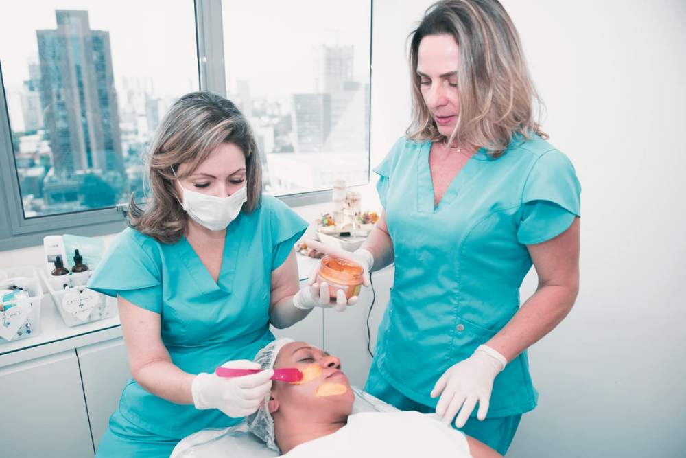 Clínica Dermatológica Reviva: Limpeza de pele