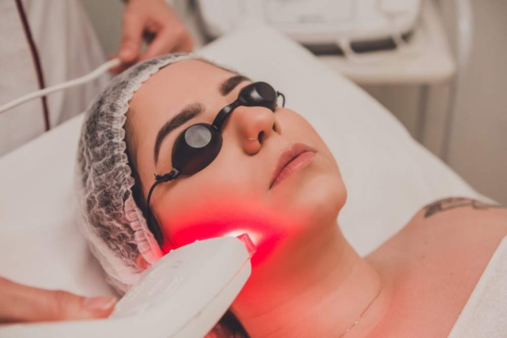 Clínica Dermatológica Reviva: Tratamento Estético com Luz Intensamente Pulsante LIP